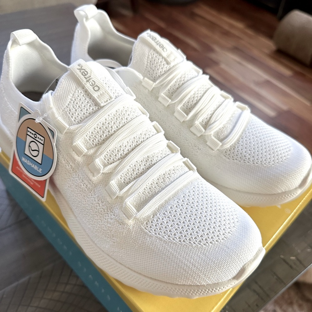 Aetrex Carly Arch Support Sneaker White Size 10